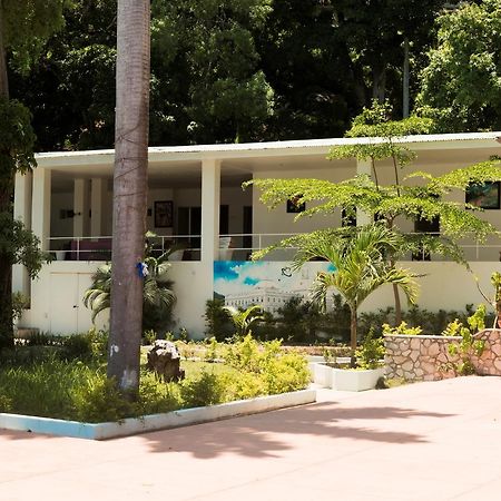 Le Grand Hotel Beck Cap-Haïtien Exteriör bild