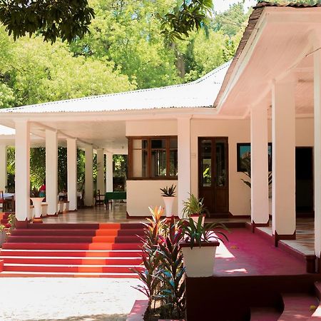 Le Grand Hotel Beck Cap-Haïtien Exteriör bild